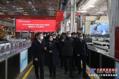 江小涓、辛國(guó)斌赴三一集團(tuán)調(diào)研 聚焦物料搬運(yùn)裝備制造高質(zhì)量發(fā)展